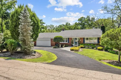 264 Biltmore Drive North Barrington IL 60010