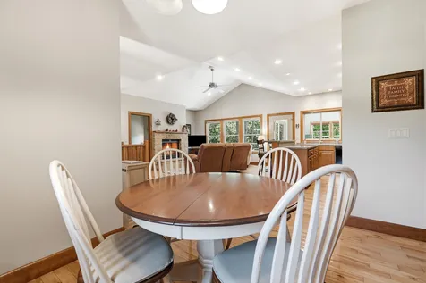 4 North Acorn Court Galena IL 61036