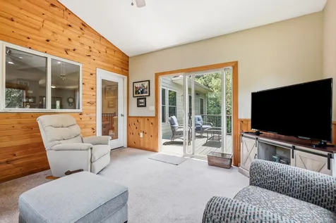4 North Acorn Court Galena IL 61036