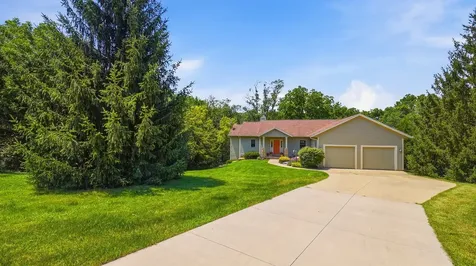 4 North Acorn Court Galena IL 61036