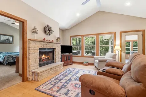 4 North Acorn Court Galena IL 61036