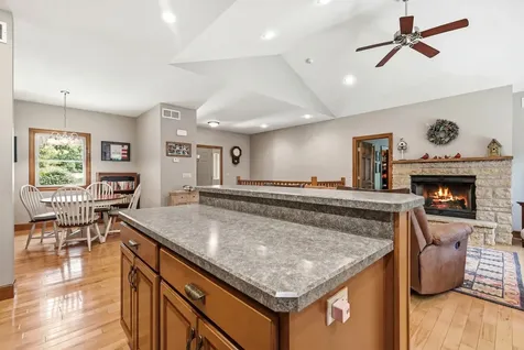 4 North Acorn Court Galena IL 61036