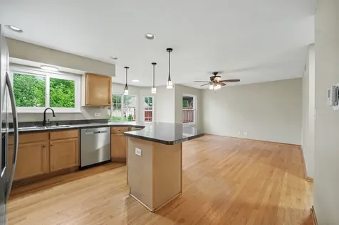 664 Aspen Drive Romeoville IL 60446