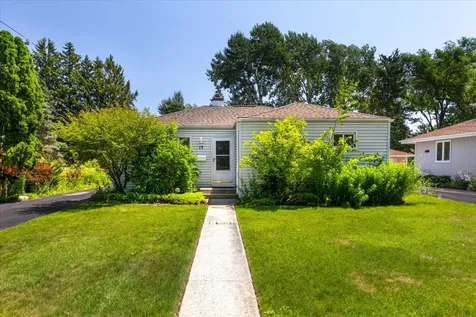 17 South Walnut Street Palatine IL 60067
