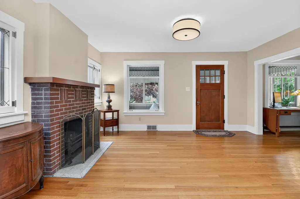 2 South Stough Street Hinsdale IL 60521