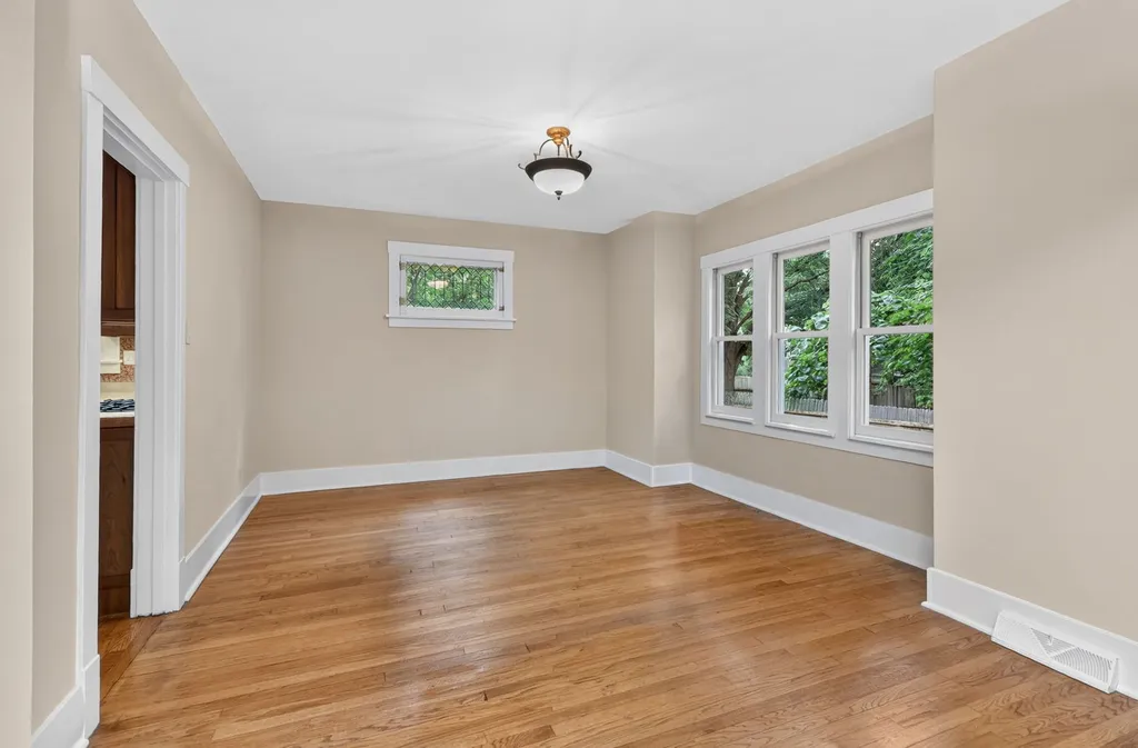 2 South Stough Street Hinsdale IL 60521
