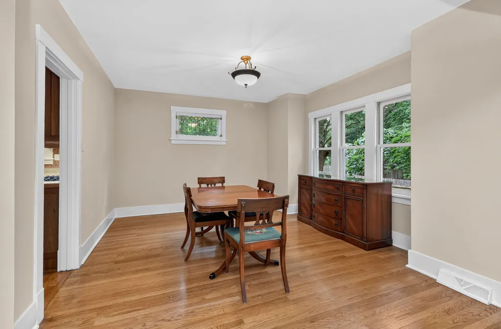 2 South Stough Street Hinsdale IL 60521