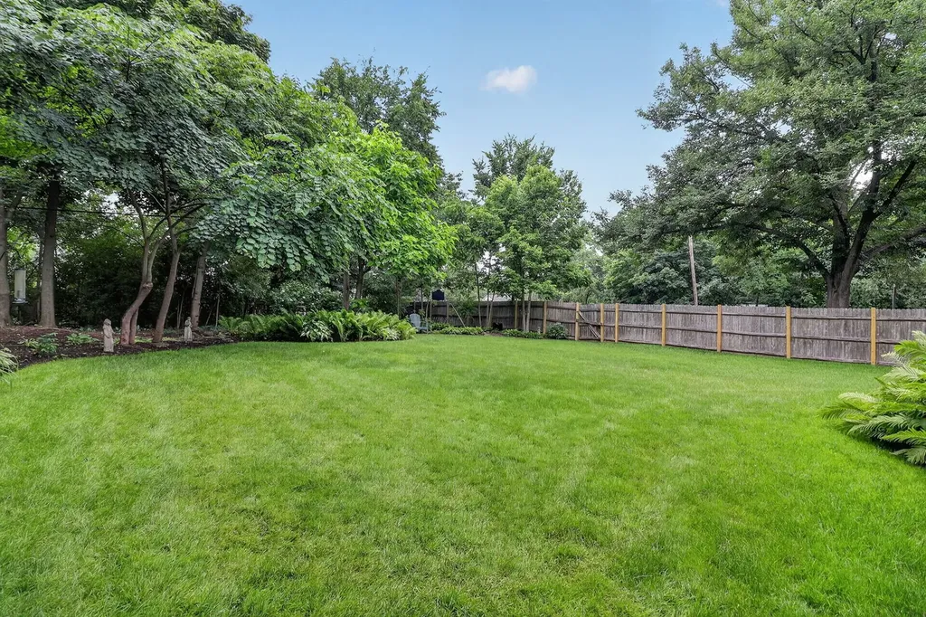 2 South Stough Street Hinsdale IL 60521