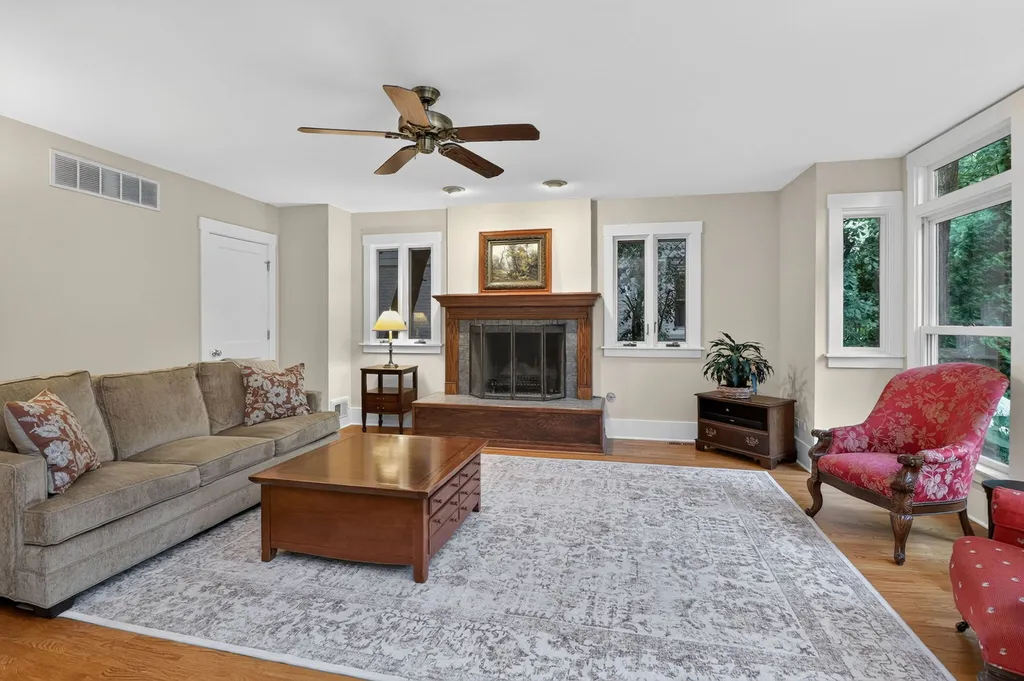 2 South Stough Street Hinsdale IL 60521