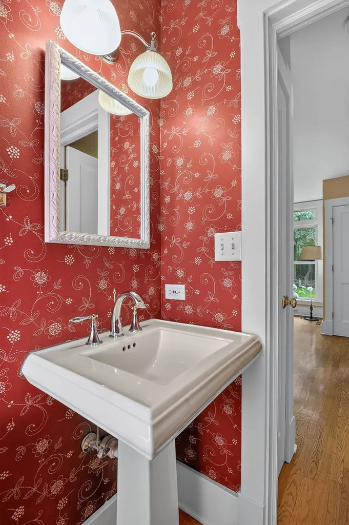 2 South Stough Street Hinsdale IL 60521