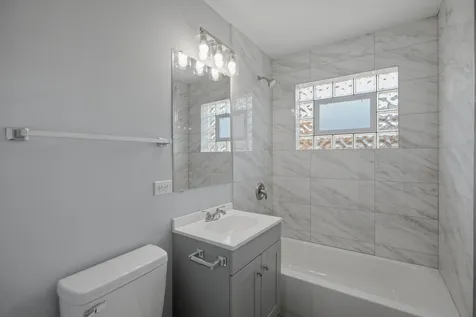 2537 East 83rd Street Chicago IL 60617