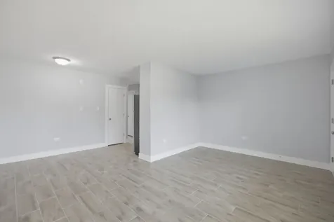 2537 East 83rd Street Chicago IL 60617