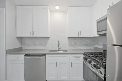 2537 East 83rd Street Chicago IL 60617