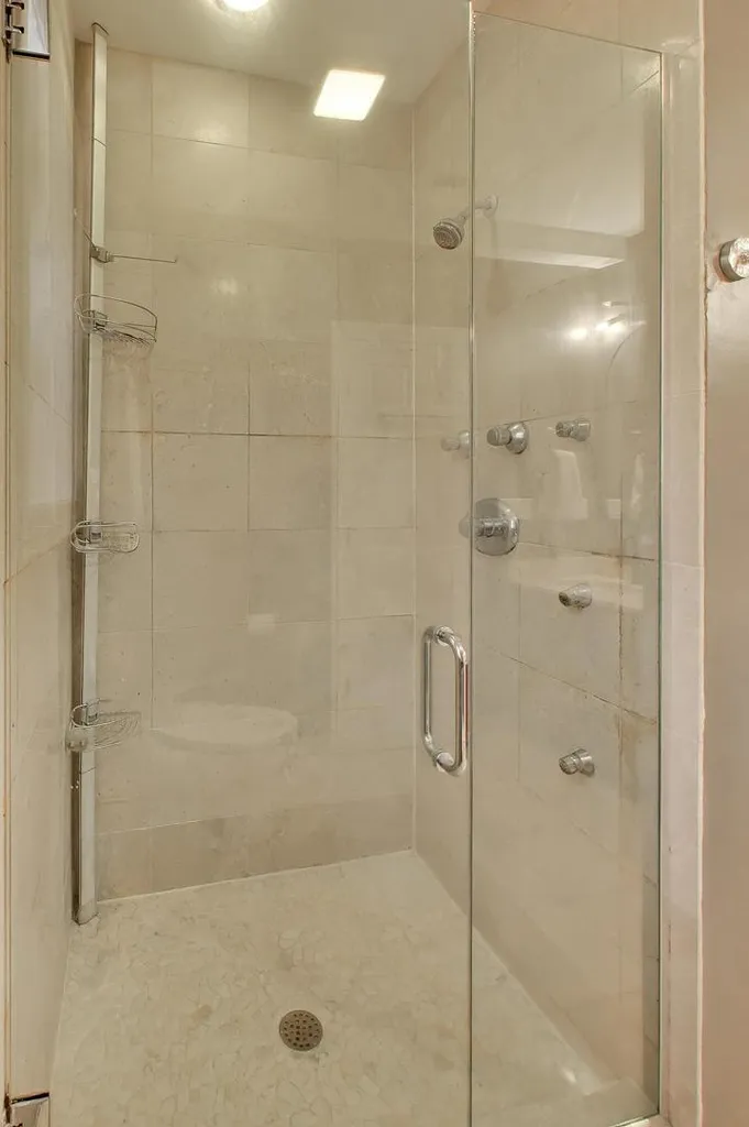 1935 North Sawyer Avenue Chicago IL 60647