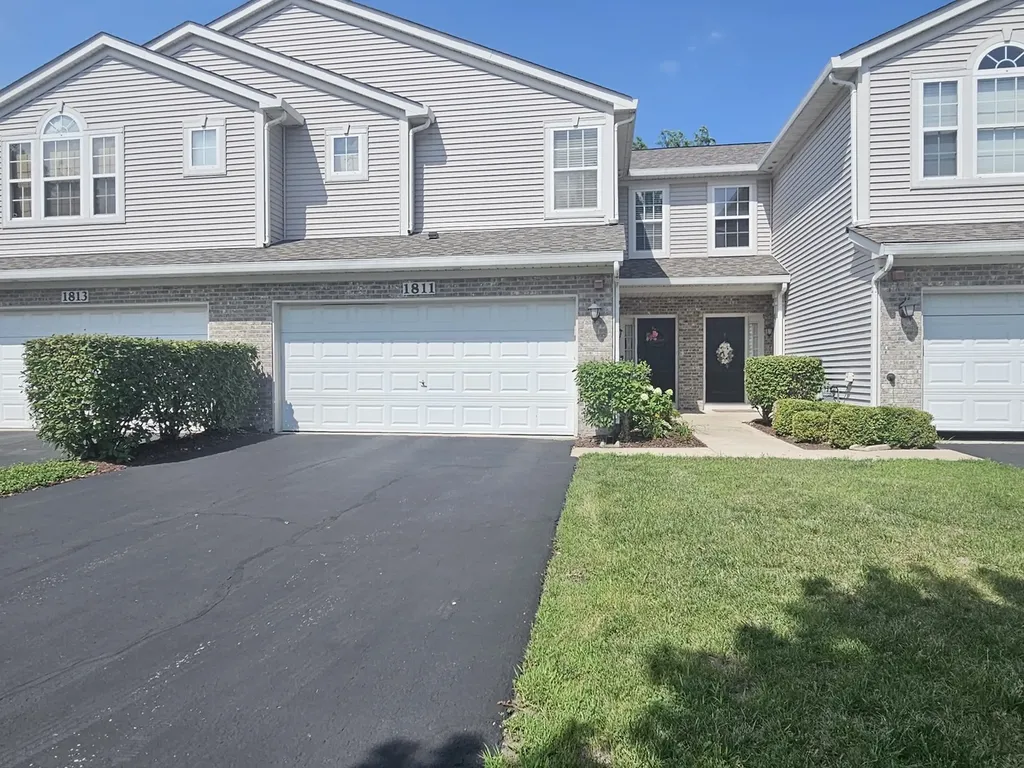 1811 Candlelight Circle Montgomery IL 60538