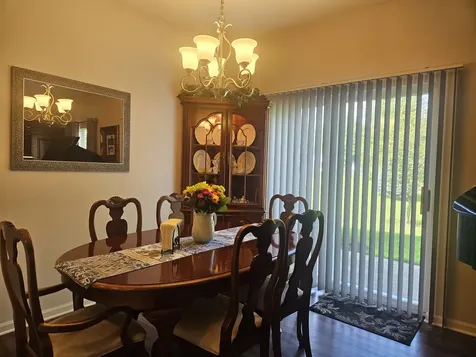 1811 Candlelight Circle Montgomery IL 60538