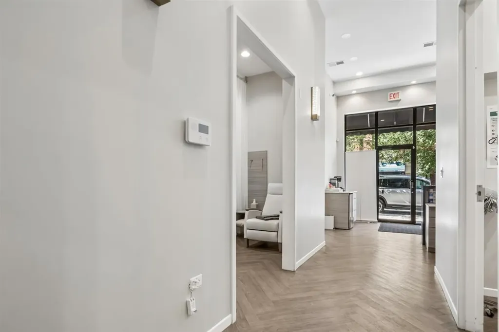 2223 West Belmont Avenue Chicago IL 60618