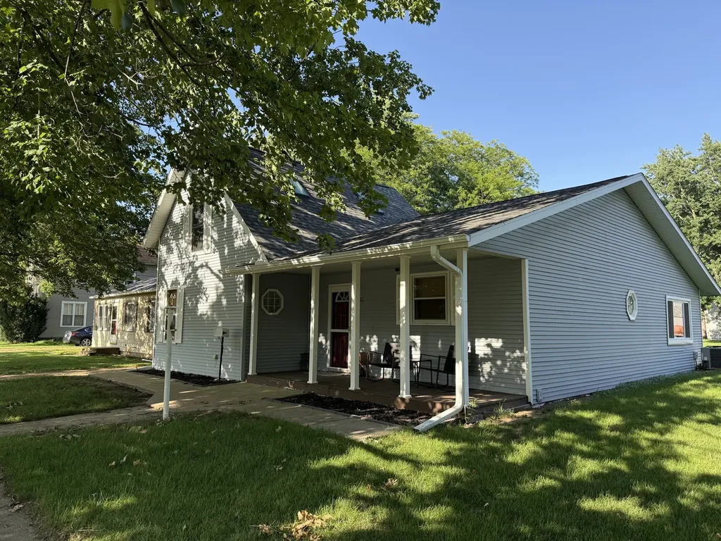 805 South 5th Street Oregon IL 61061