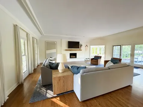 26985 North Countryside Lake Drive Mundelein IL 60060