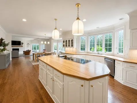 26985 North Countryside Lake Drive Mundelein IL 60060
