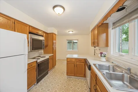 546 Banyon Lane La Grange IL 60525