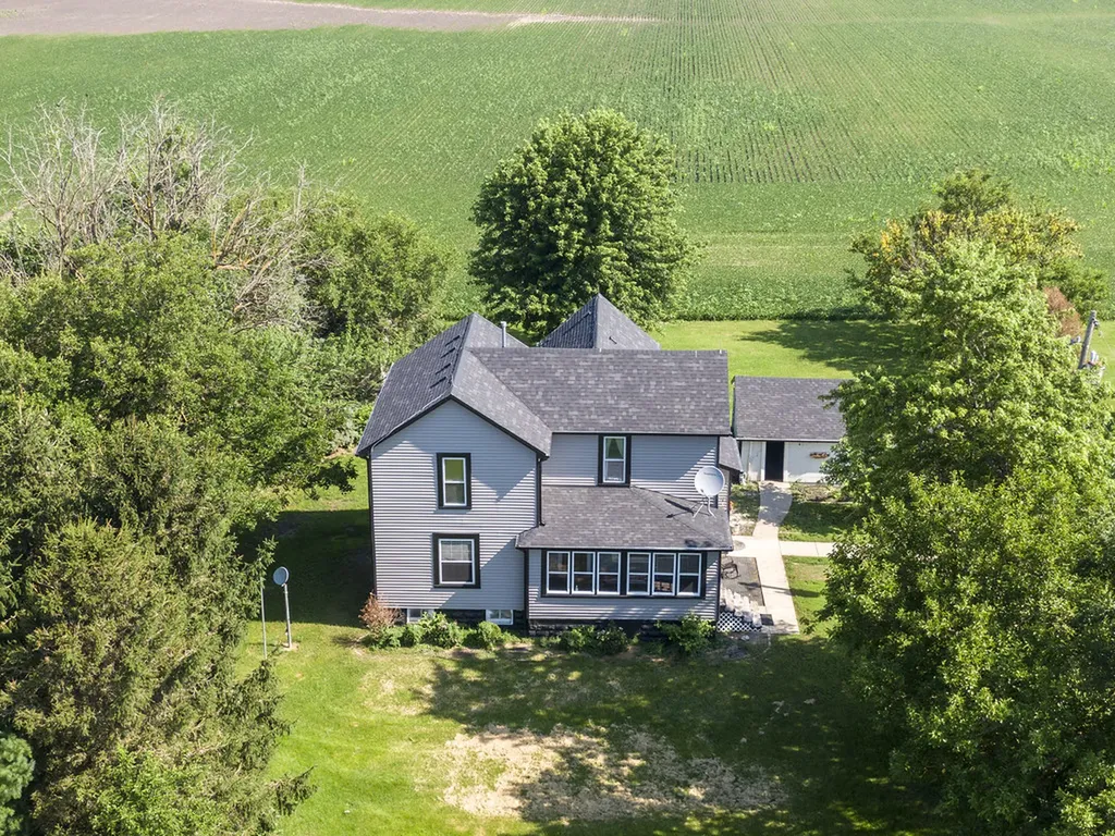 650 East 2200 North Road Danforth IL 60930