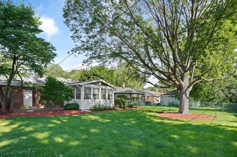 1419 West Saint James Place Arlington Heights IL 60005