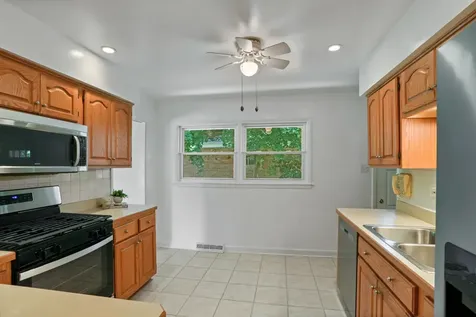 1419 West Saint James Place Arlington Heights IL 60005