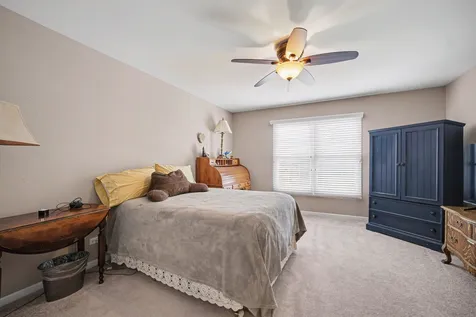 430 Pheasant Hill Drive North Aurora IL 60542