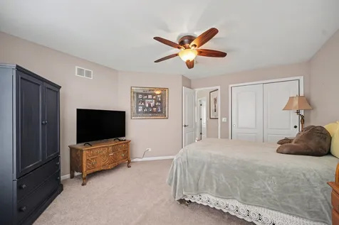430 Pheasant Hill Drive North Aurora IL 60542