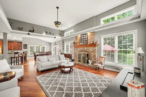 430 Pheasant Hill Drive North Aurora IL 60542