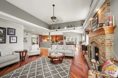 430 Pheasant Hill Drive North Aurora IL 60542
