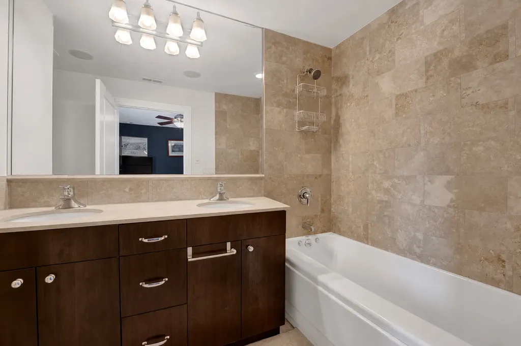 409 West North Avenue Chicago IL 60610