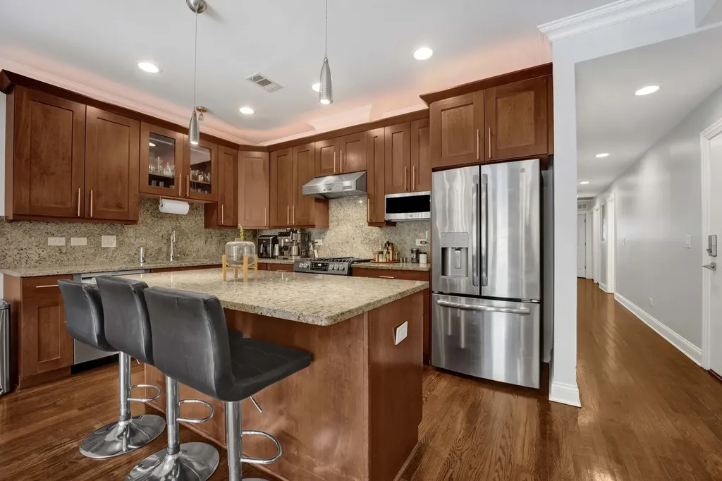409 West North Avenue Chicago IL 60610