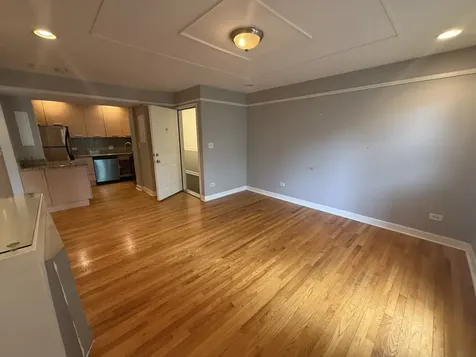6954 North Greenview Avenue Chicago IL 60626
