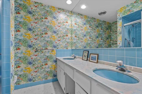 1350 North Western Avenue Lake Forest IL 60045