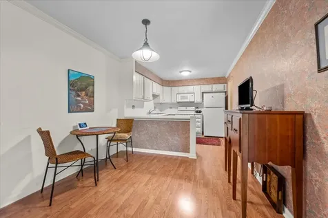 1350 North Western Avenue Lake Forest IL 60045