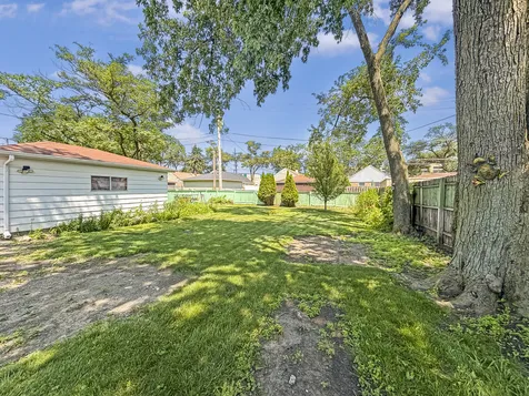 1113 Bristol Avenue Westchester IL 60154