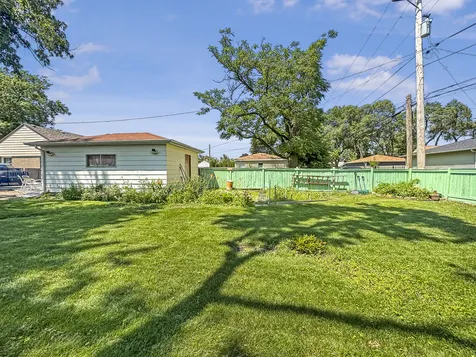 1113 Bristol Avenue Westchester IL 60154