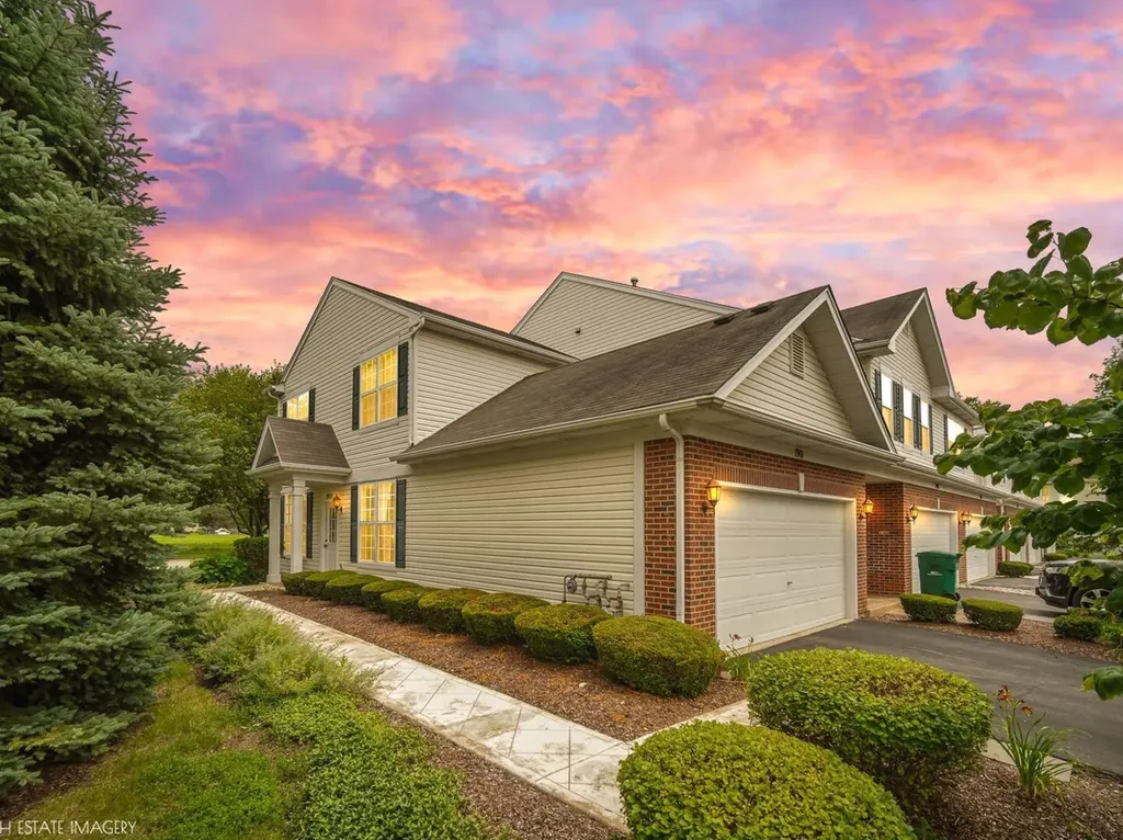 1901 West Crestview Circle Romeoville IL 60446