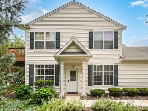 1901 West Crestview Circle Romeoville IL 60446