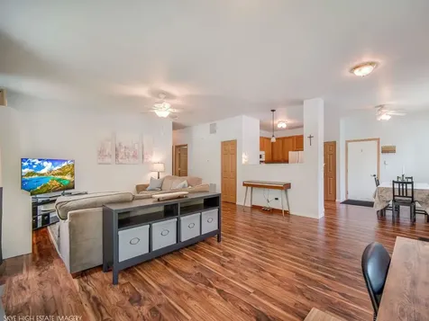 1901 West Crestview Circle Romeoville IL 60446