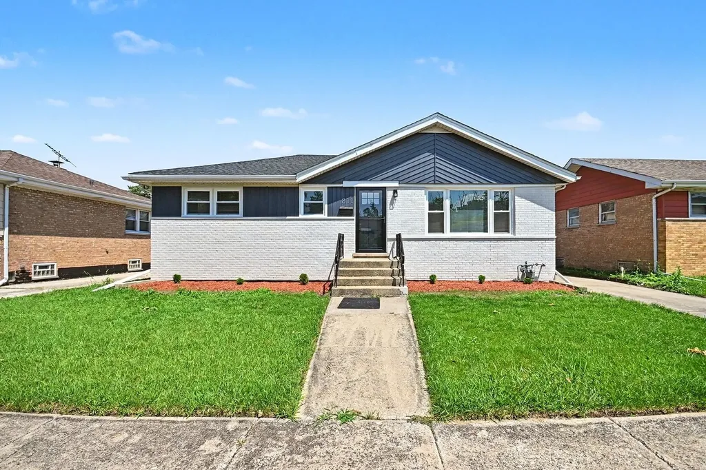 811 East End Avenue Hillside IL 60162