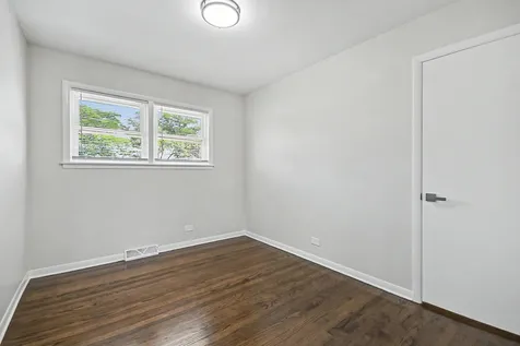 811 East End Avenue Hillside IL 60162
