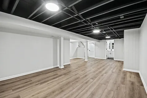 811 East End Avenue Hillside IL 60162