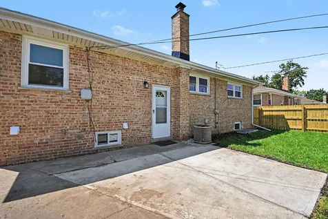 811 East End Avenue Hillside IL 60162