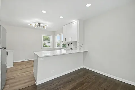 811 East End Avenue Hillside IL 60162