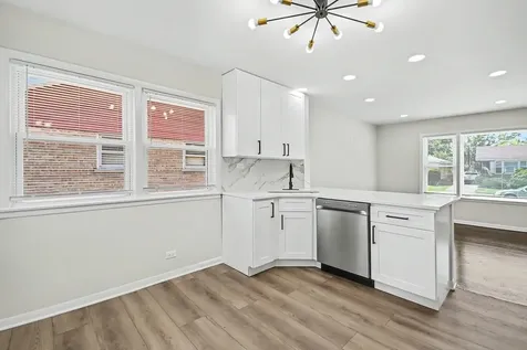 811 East End Avenue Hillside IL 60162