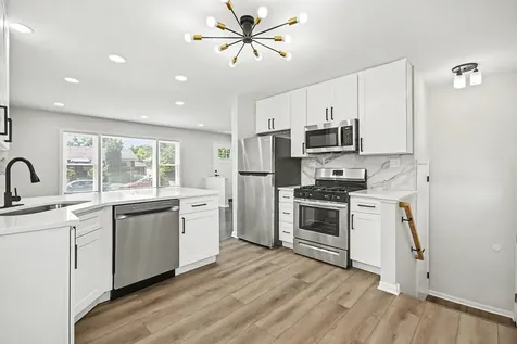 811 East End Avenue Hillside IL 60162