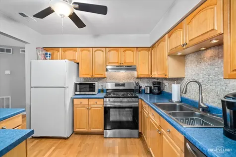 1623 Salisbury Court Wheaton IL 60187